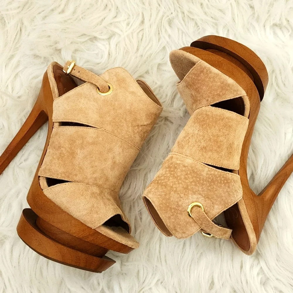 Shoes - Picture 2 of 4